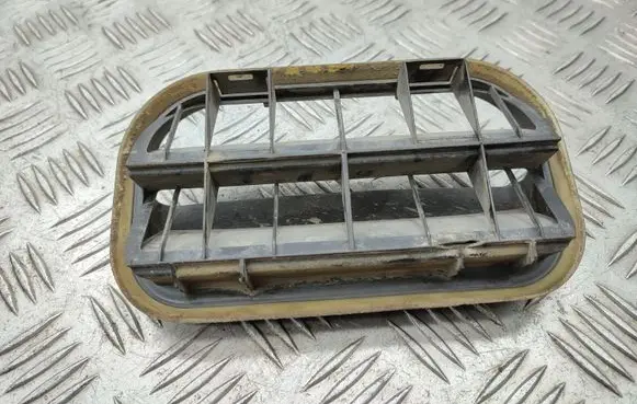 Mercedes-Benz A W176 Quarter panel pressure vent A1698300342