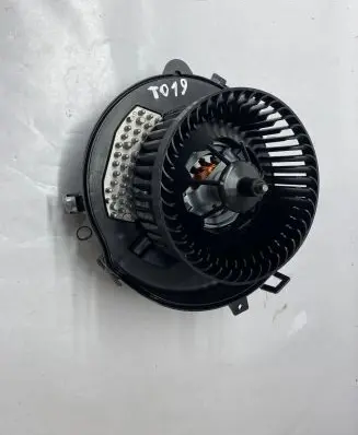 Audi Q3 F3 Heater fan/blower 5WC819015