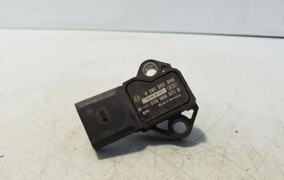 Volkswagen Golf V Air pressure sensor 0281002399 038906051B