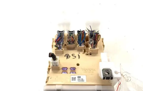 Toyota RAV 4 (XA40) Other control units/modules 8273042811