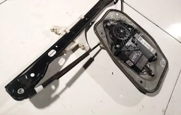 Sliding door window regulator with motor