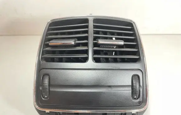 Mercedes-Benz CLS C219 Rear air vent grill A2118302154