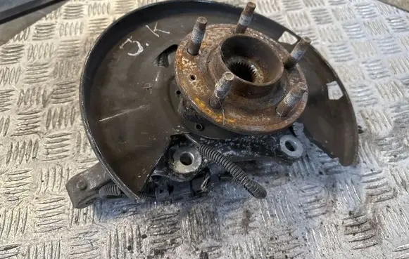 Opel Astra J Front wheel hub