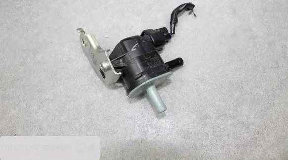 Toyota Auris E180 Vacuum valve 9091012276