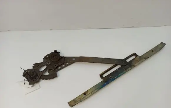 Mercedes-Benz COMPAKT W115 Front door manual window regulator 