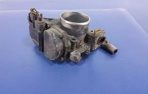 Toyota Avensis Verso Throttle body valve 22030-28010