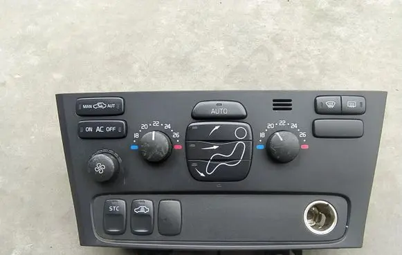 Volvo S60 Climate control unit 8691876