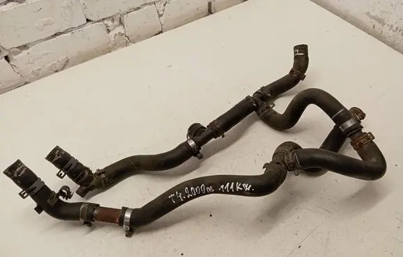 Engine coolant pipe/hose