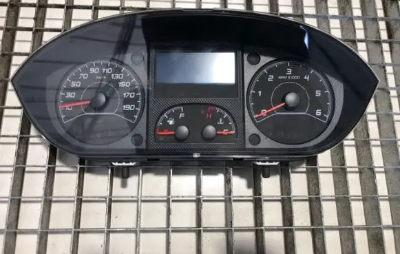 Speedometer (instrument cluster)