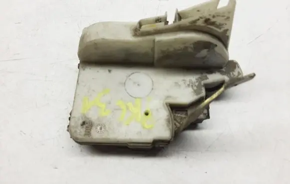 Seat Cordoba (6K) Rear door lock 6K4839015J