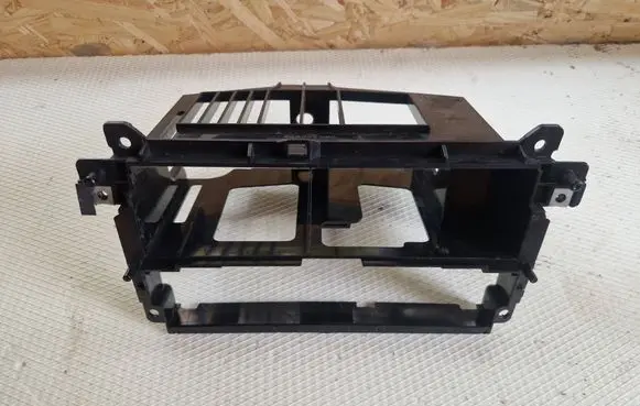 BMW 3 E46 Radio/GPS head unit trim ZB8237560 51458196112