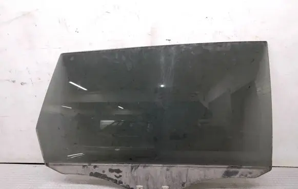 Mitsubishi Grandis Rear door window glass