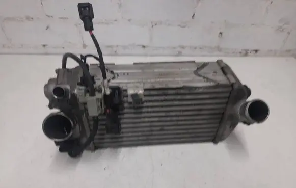 Hyundai Veloster Intercooler radiator