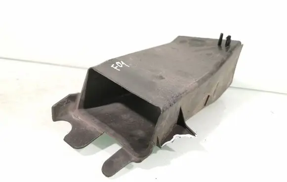 BMW 7 F01 F02 F03 F04 Air intake duct part 18331210 7308825 BBP201701