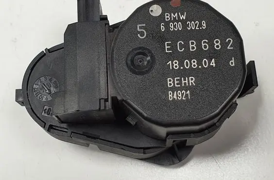 BMW 5 E60 E61 A/C air flow flap actuator/motor 6930302