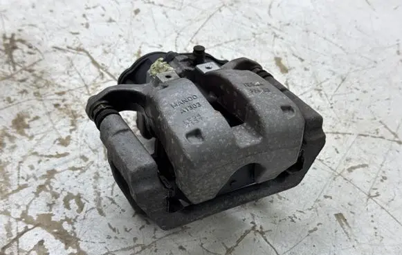 Tesla Model Y Rear brake caliper 104462600B CFY23006FE0475