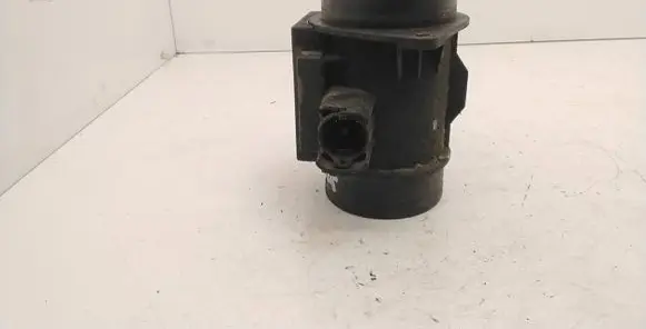 BMW 5 E39 Mass air flow meter 72218400 2246084