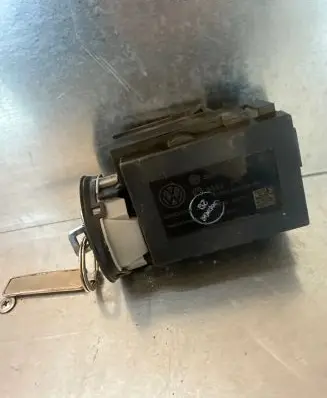 Volkswagen PASSAT B6 Ignition lock 3C0905843 1601300398089 33303401