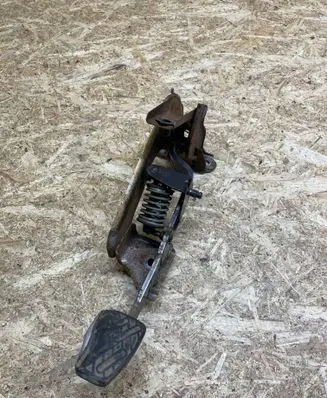 Nissan Qashqai Clutch pedal 