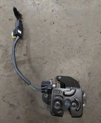 KIA Sportage Tailgate window lock/catch/latch 