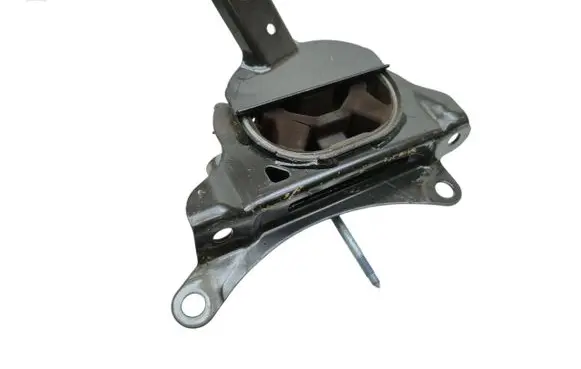 Toyota C-HR I Engine mount bracket