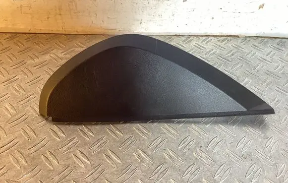 Dashboard side end trim