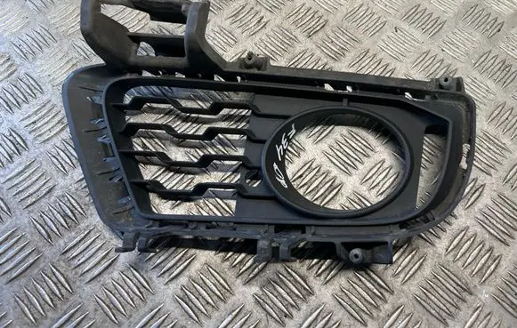 BMW 3 GT F34 Front fog light trim/grill 8057324