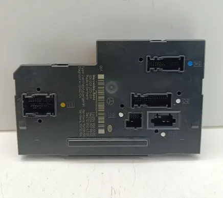 Mercedes-Benz C W204 Fuse module 2049060105 5DK00922589