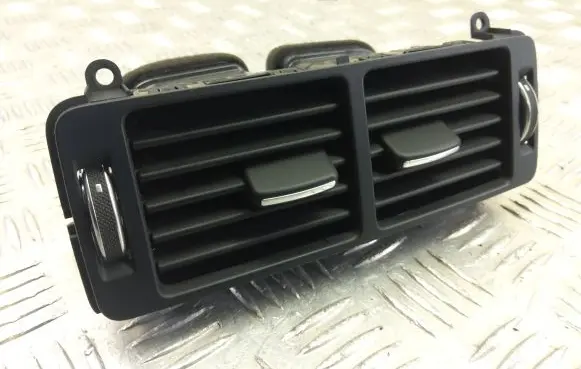 Land Rover Range Rover Sport L494 Rear air vent grill BGJ32014A22AA GX63014A22A
