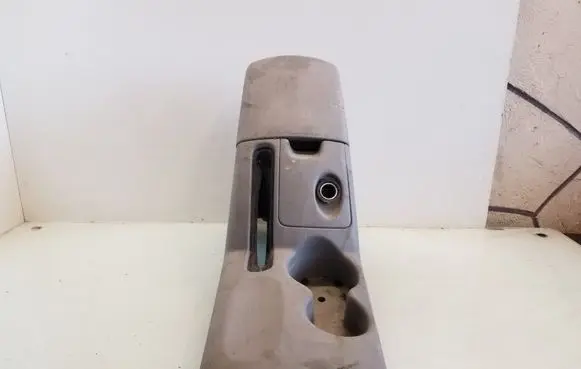 Mitsubishi L200 Center console MN179797