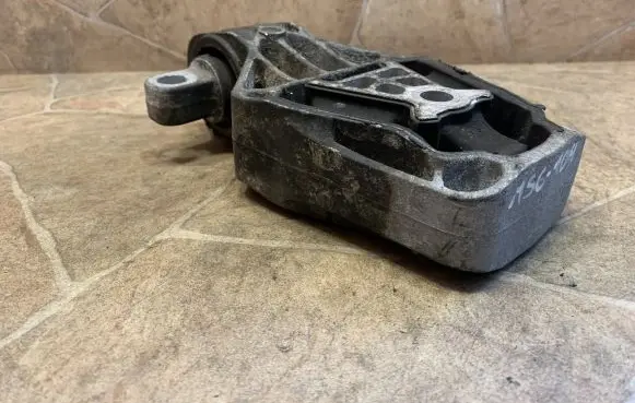 Mercedes-Benz B W246 W242 Engine mounting bracket A2462401209