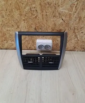 Subaru Forester SH Dash center air vent grill 66110FG020