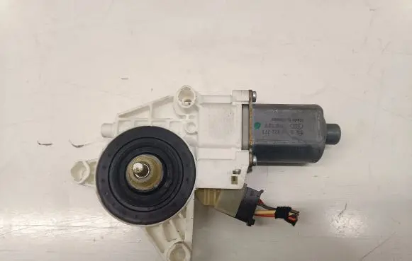 Mercedes-Benz ML W164 Front door window regulator motor A2518200742