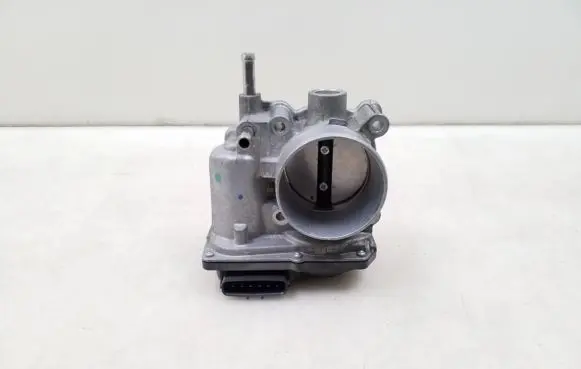 Toyota Auris E180 Throttle valve 220300T110
