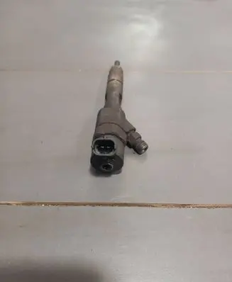 Fuel injector