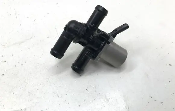 Volvo XC40 Coolant heater control valve 31684222
