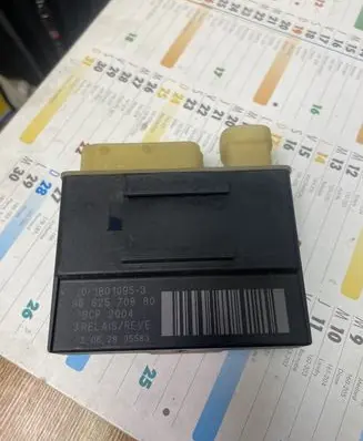 Peugeot 3008 I Glow plug pre-heat relay 9662570880