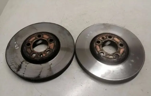 Volkswagen Golf IV Front brake disc