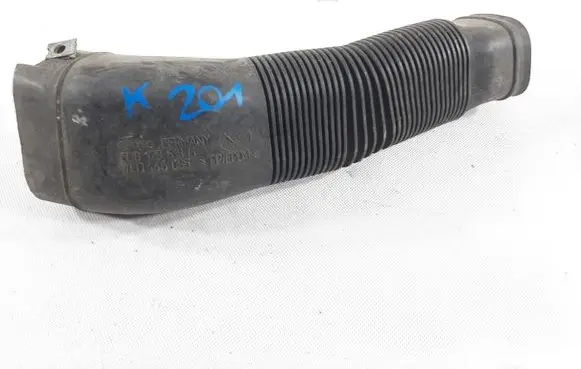 Volkswagen PASSAT B5.5 Air intake hose/pipe 058133356L