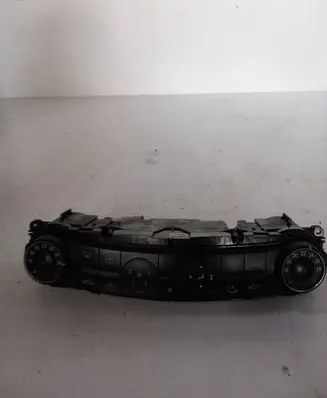 Mercedes-Benz E W211 Climate control unit 2118300385 Q00112003