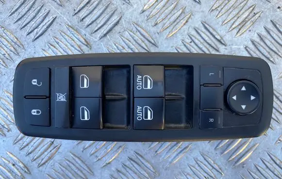 Chrysler Grand Voyager V Electric window control switch 37SKV196 S84D23