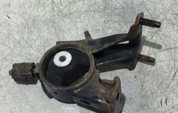 Toyota Auris E180 Engine mount bracket