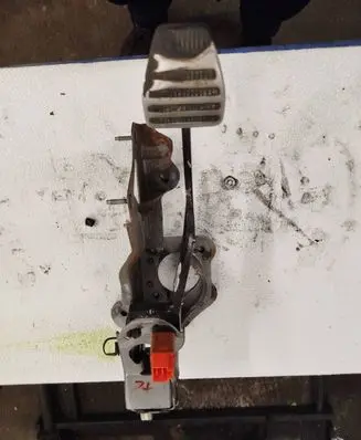 Nissan Qashqai Brake pedal 1048X11
