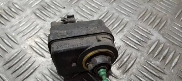 Renault Megane I Headlight level adjustment motor 7700840141
