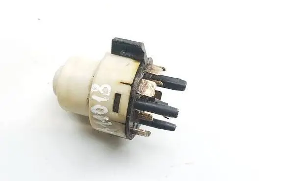 Audi A4 S4 B5 8D Ignition lock contact 4A0905849