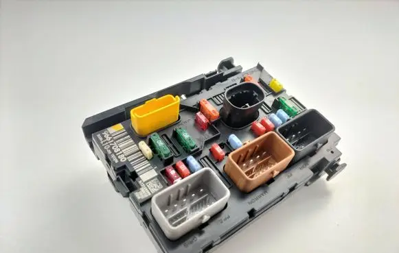 Peugeot 207 Fuse box set 9661708180