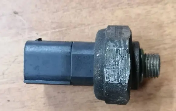 BMW 5 E60 E61 Air conditioning (A/C) pressure sensor 8370623 64538370623