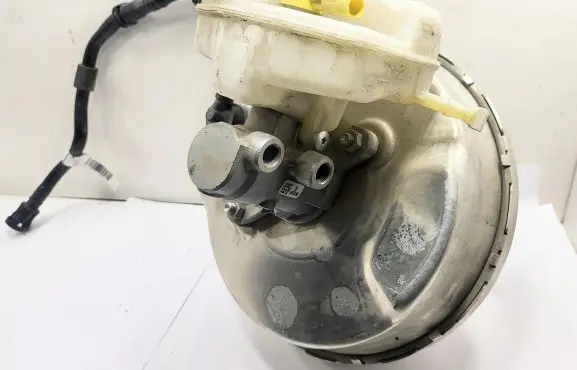 BMW 5 G30 G31 Brake booster 8074224