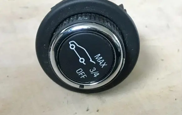 Tailgate opening switch
