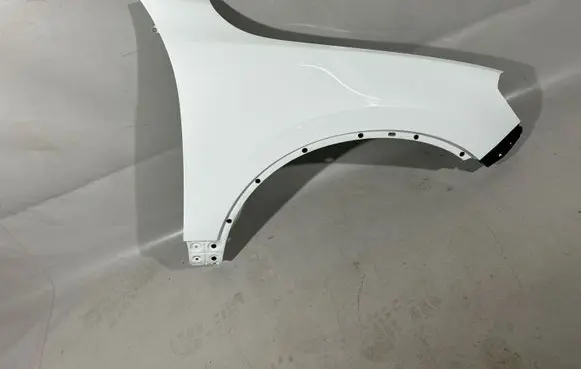 Volkswagen Touareg II Fender 7P6821106